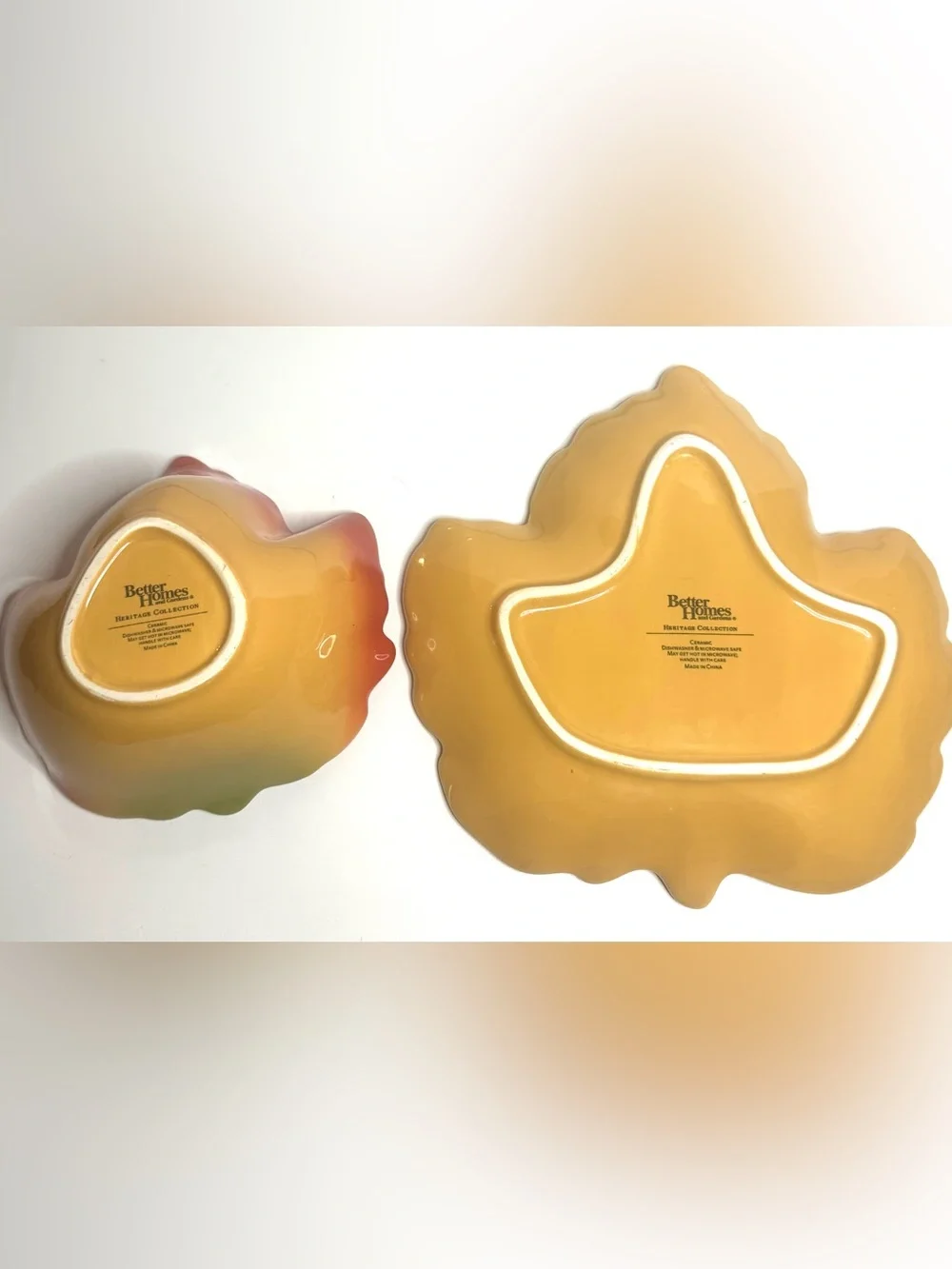 Heritage Collection Leaf-Form Ceramic Serving Set in Red and Green 2 pcs